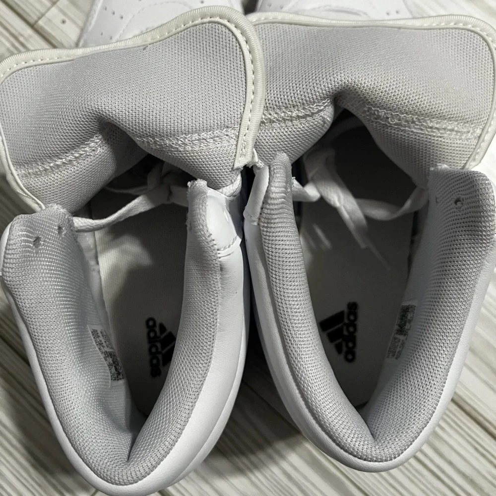 Adidas Hoops 4.0 Mid youth basketball Sneakers shoes White size 5.5 youth JI3476